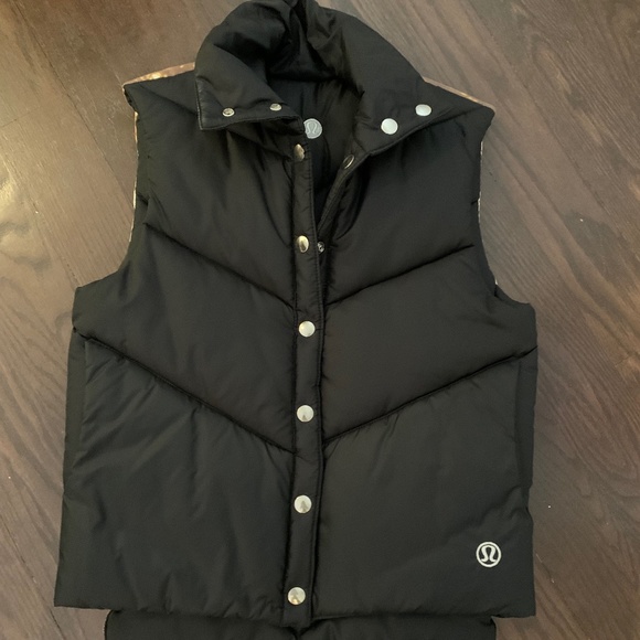Lululemon Ladies reversible padded vest - Picture 1 of 7